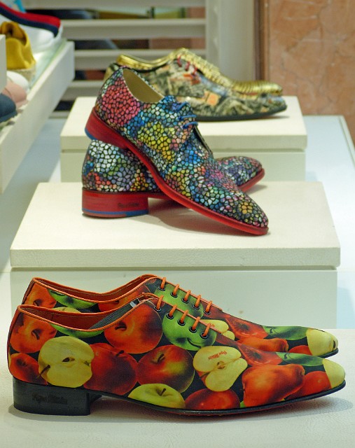 019.jpg - 019 Czyżby buty na dożynki?
