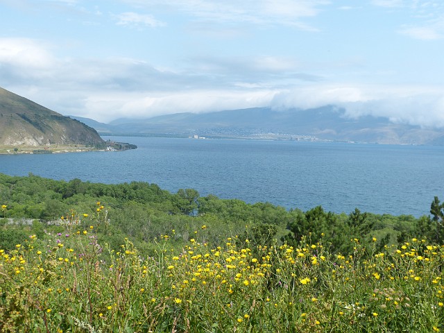 317.JPG - 317 Jezioro Sewan zwane Szmaragdem Armenii.