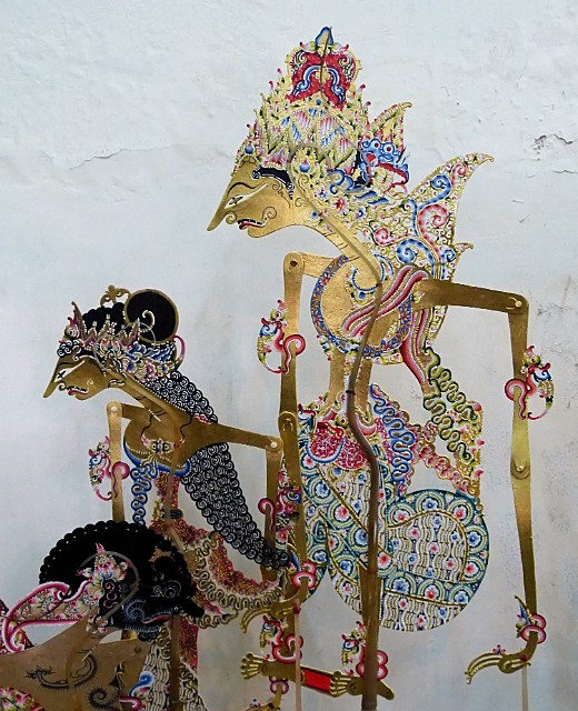 099.jpg - 099 Tradycyjne lalki z teatru cieni wayang kulit.