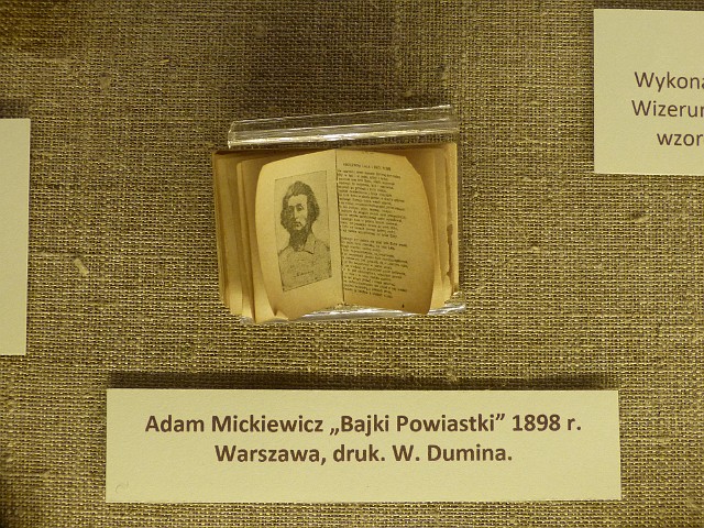 175 Najmniejsze wydanie Bajek Adama Mickiewicza.jpg