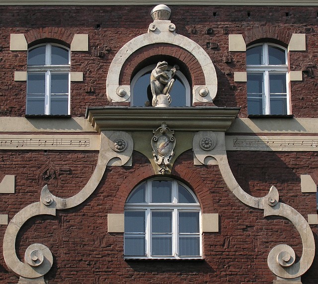 111 Dom Pod Śpiewającą Żabą na ul. Retoryka.jpg