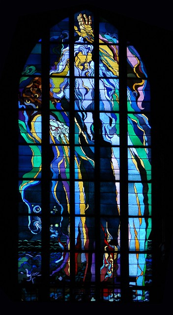 116 Kościół Franciszkanów - witraż Bóg Stworzyciel Stanisława Wyspiańskiego.jpg