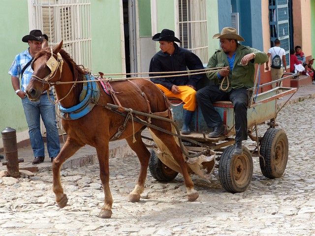 021.jpg - 021 Typowi farmerzy pracujący na polach trzciny cukrowej
