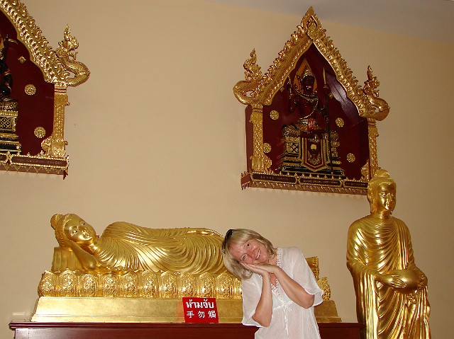 413.jpg - 413 Leżący Budda dedykowany wszystkim osobom urodzonym we wtorek.