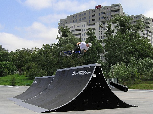 46 Skatepark na Ratajach.jpg