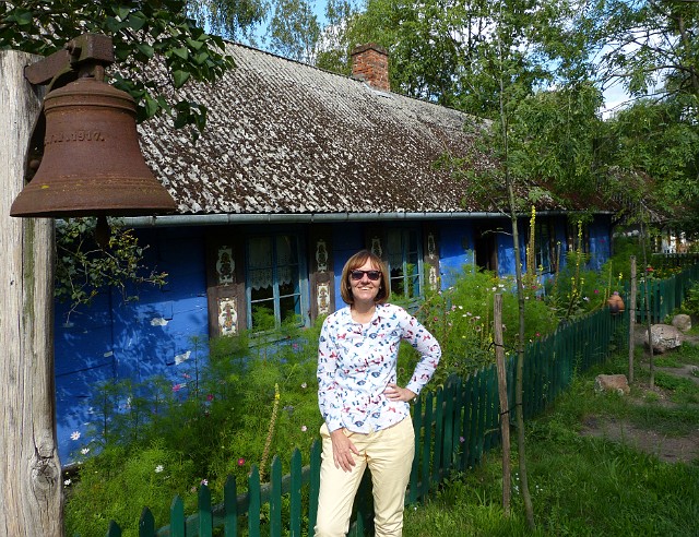 02.jpg - 02 Przy Starym Rynku w łowiczu znajduje się muzeum prezentujące historię miasta i sztukę ludową. A obok muzemu jest mini skansen.