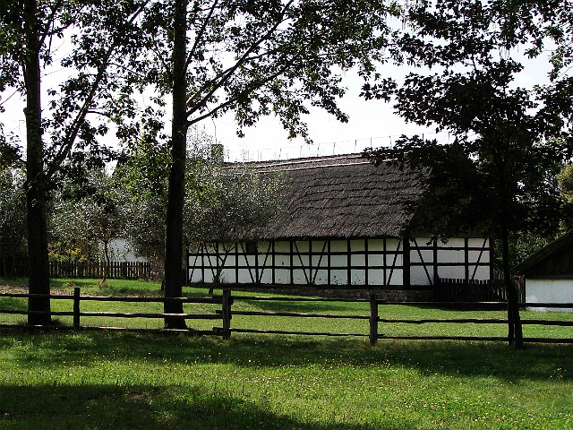 12 Zagroda olenderska.jpg