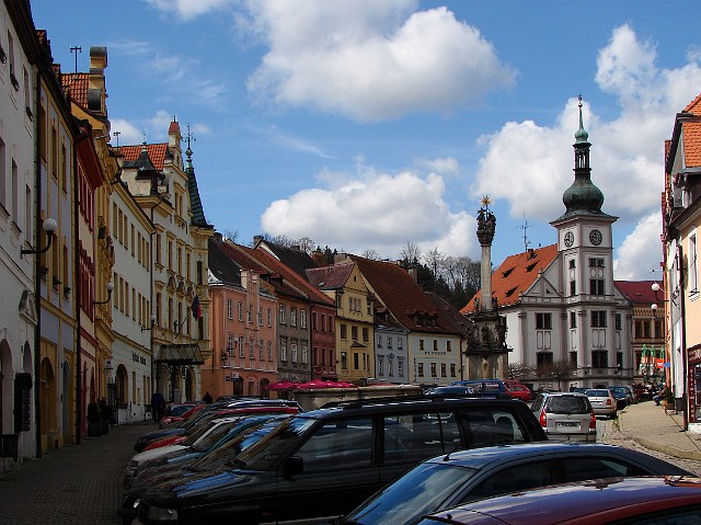 12 Loket - Kolumna Trójcy Świętej i ratusz.jpg - 12 Loket - Kolumna Trójcy Świętej i Ratusz