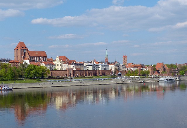 02 Widok na Stare Miasto w Toruniu.jpg